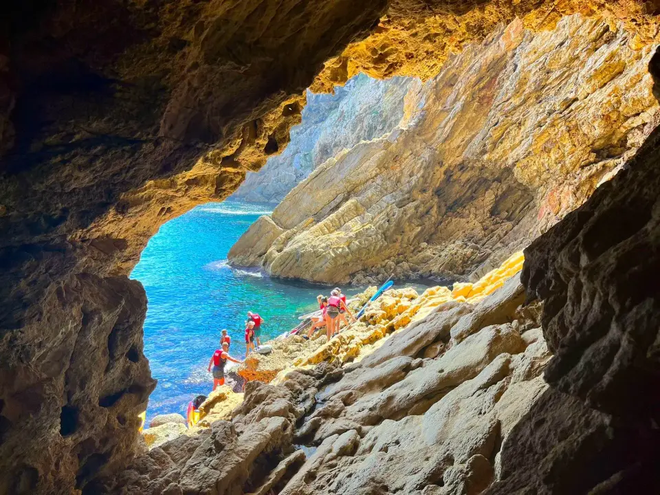 Kayak Cabo de San Antonio