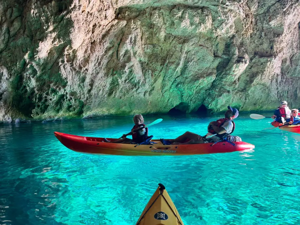 Kayak Cova dels Orguens